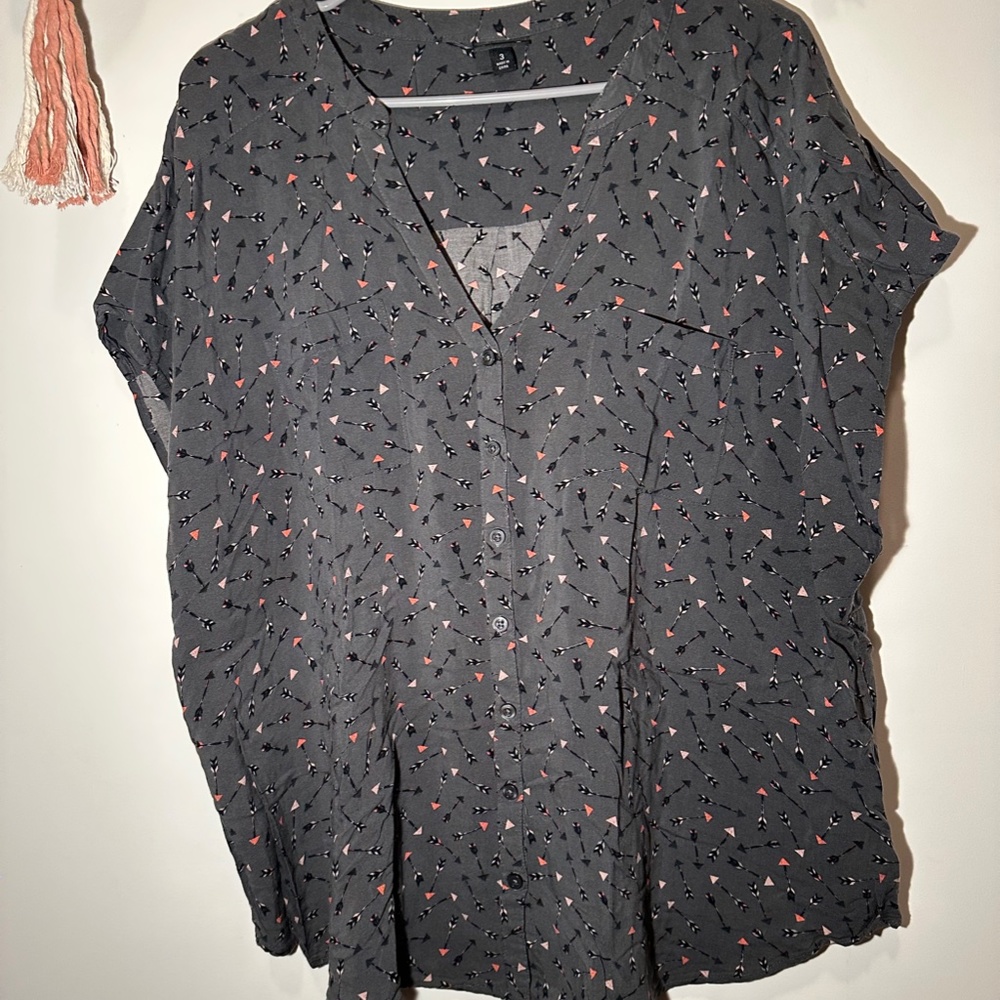 Torrid button down arrow top